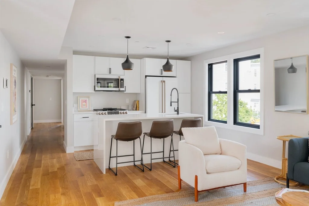 3 bed, 2 bath apartment for rent at 39 Hancock St Unit 2, Dorchester