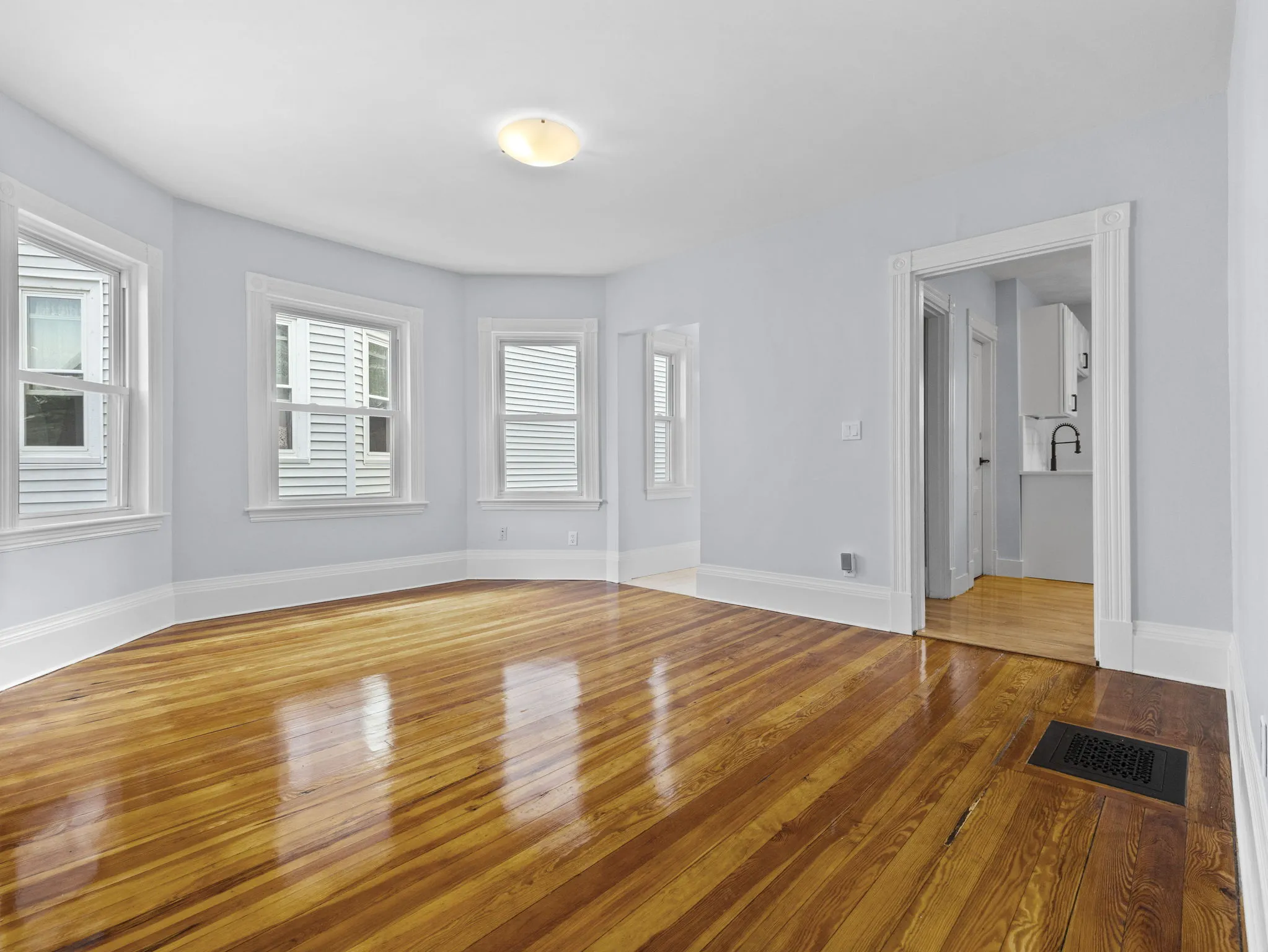 5 bed, 2 bath apartment for rent at 39 Hancock St Unit 2, Spring Hill — photo 6 of 17