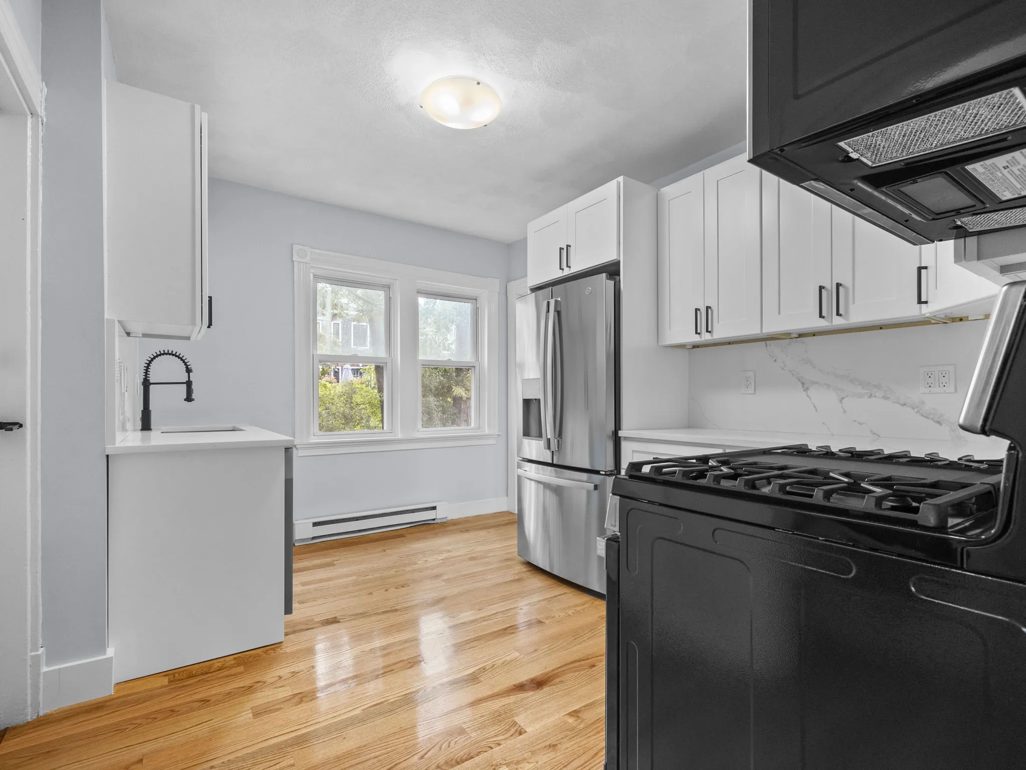 5 bed, 2 bath apartment for rent at 39 Hancock St Unit 2, Spring Hill — photo 2 of 17