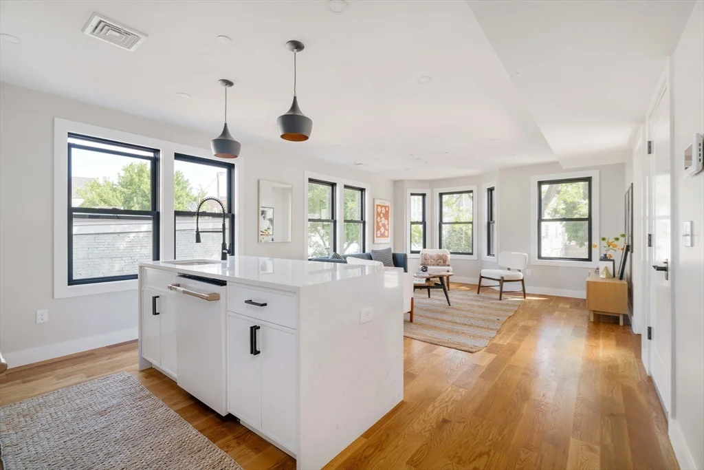 3 bed, 2 bath apartment for rent at 39 Hancock St Unit 3, Dorchester