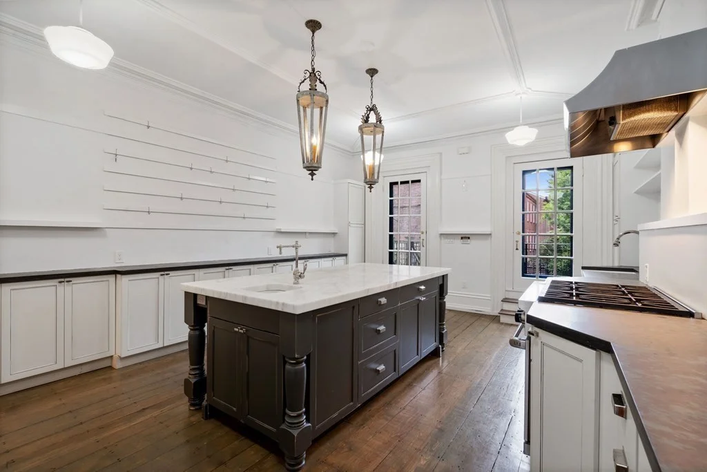 4 bed, 3 bath apartment for rent at 39 Hancock St Unit 39, Beacon Hill — photo 23 of 27