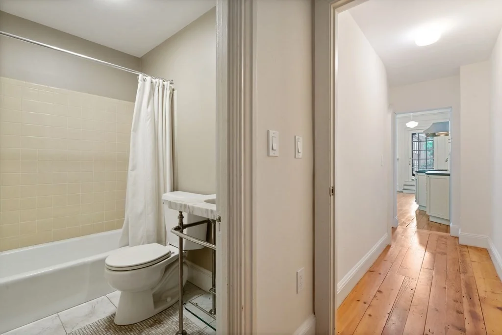 4 bed, 3 bath apartment for rent at 39 Hancock St Unit 39, Beacon Hill — photo 12 of 27