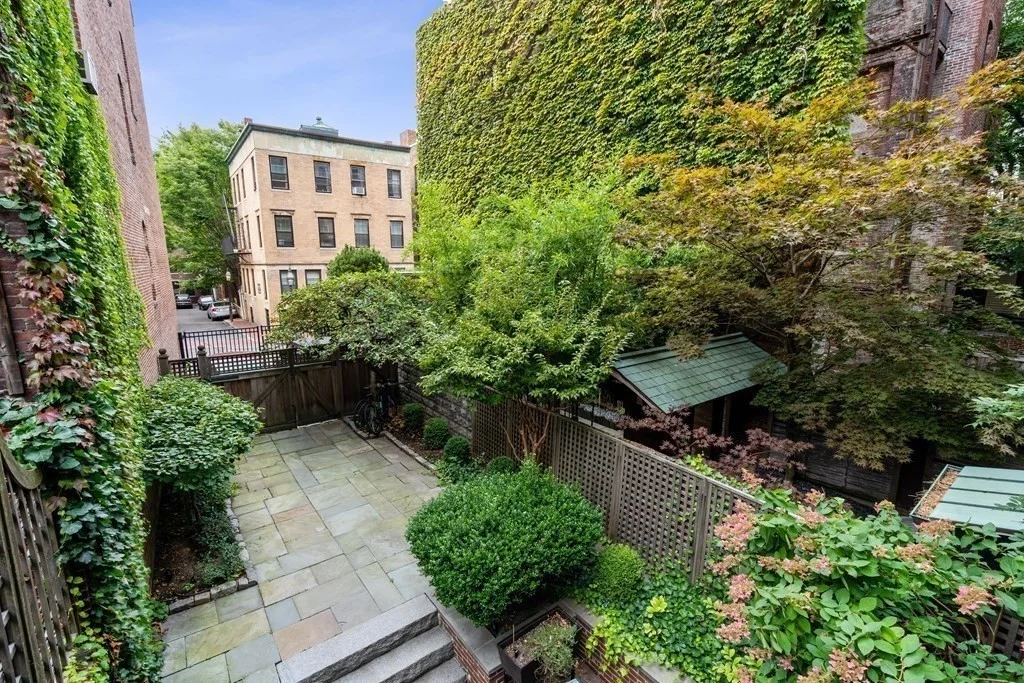 4 bed, 3 bath apartment for rent at 39 Hancock St Unit 39, Beacon Hill — photo 10 of 27