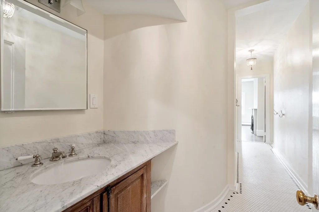 4 bed, 3 bath apartment for rent at 39 Hancock St Unit 39, Beacon Hill — photo 14 of 27