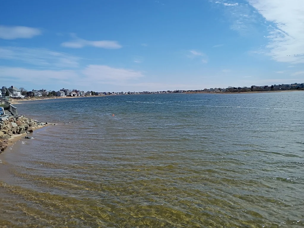 2 bed, 1 bath apartment for rent at 39 Harbor St, Newburyport — photo 6 of 35