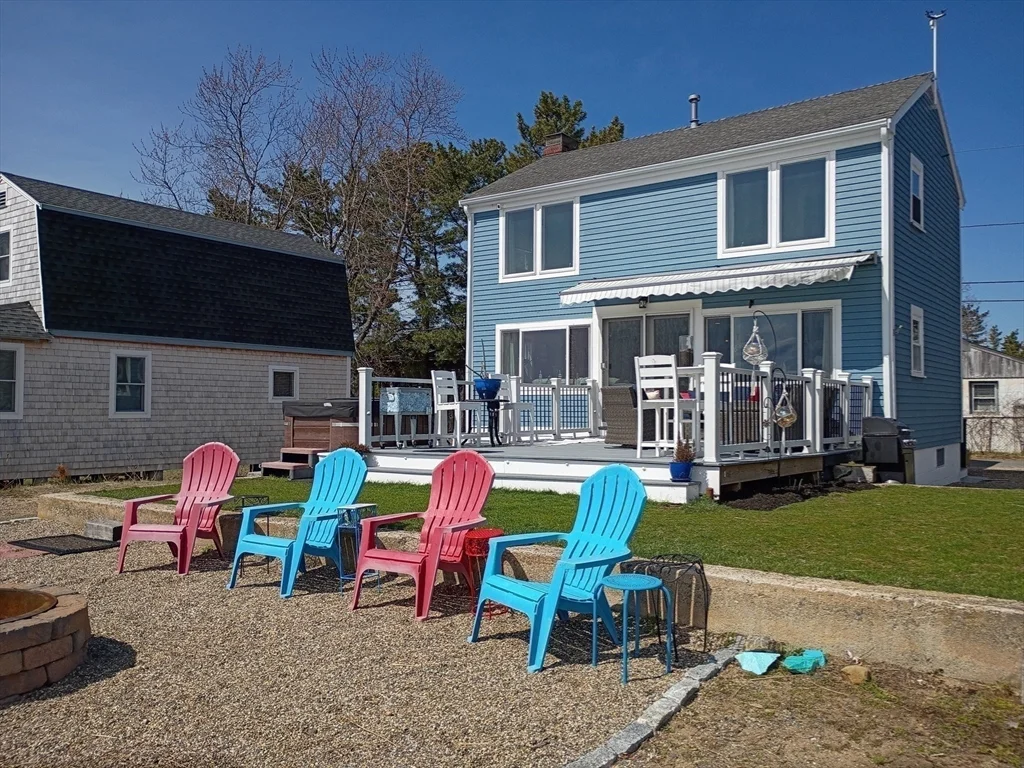 2 bed, 1 bath apartment for rent at 39 Harbor St, Newburyport — photo 33 of 35