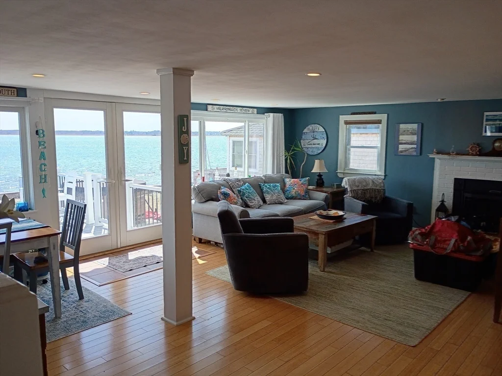 2 bed, 1 bath apartment for rent at 39 Harbor St, Newburyport — photo 19 of 35