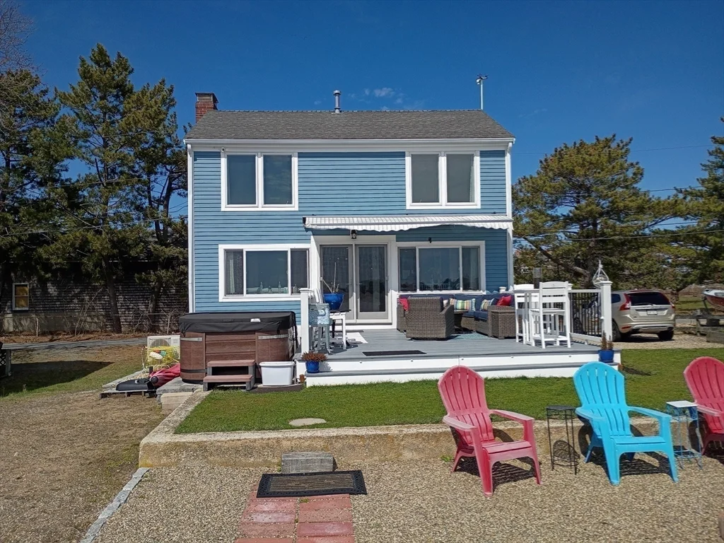 2 bed, 1 bath apartment for rent at 39 Harbor St, Newburyport — photo 30 of 35