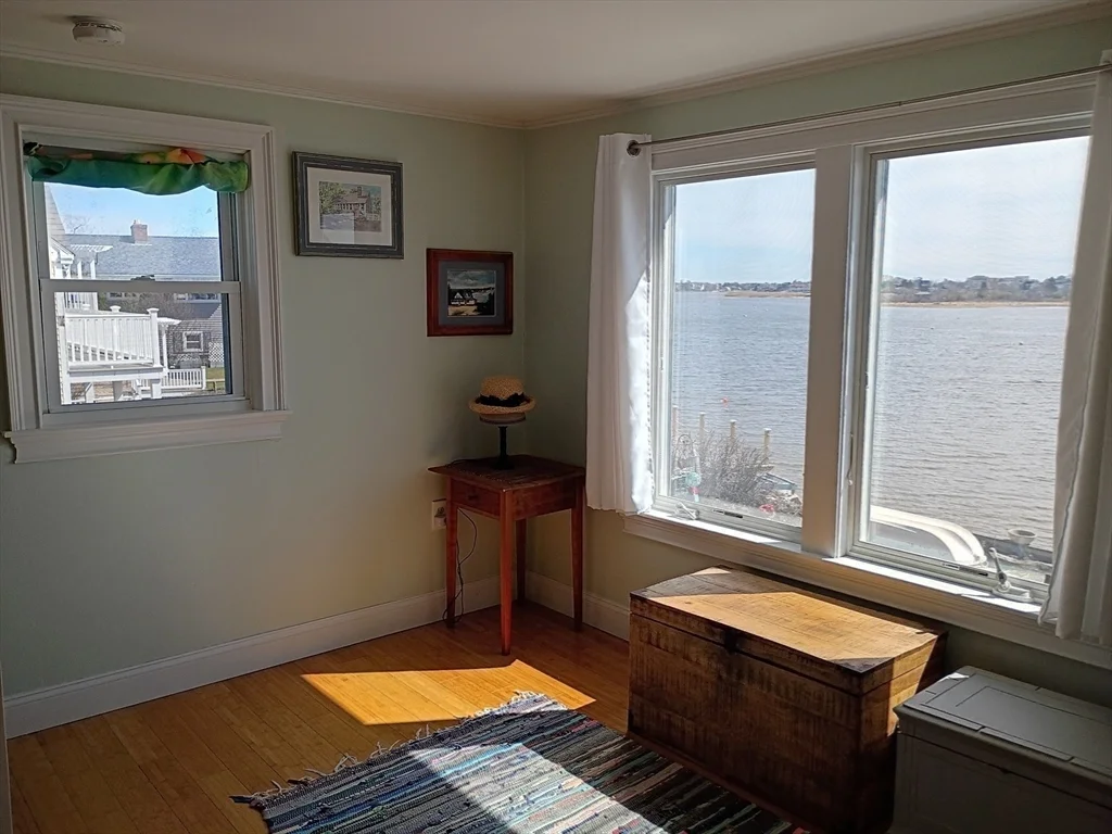 2 bed, 1 bath apartment for rent at 39 Harbor St, Newburyport — photo 22 of 35