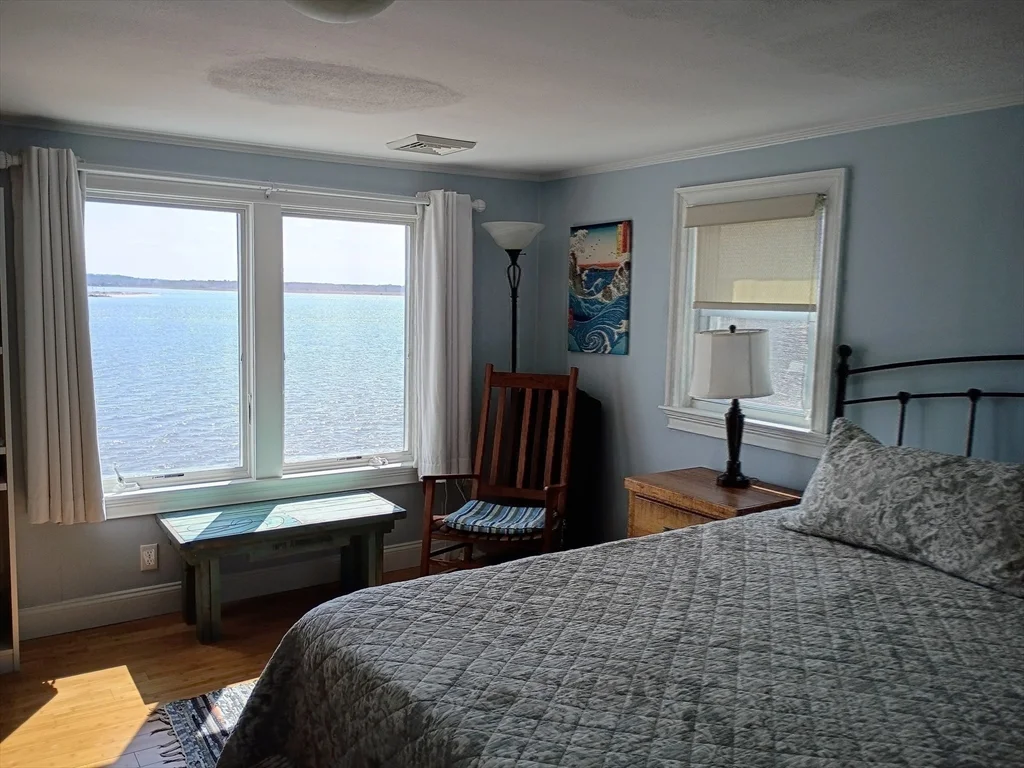 2 bed, 1 bath apartment for rent at 39 Harbor St, Newburyport — photo 25 of 35