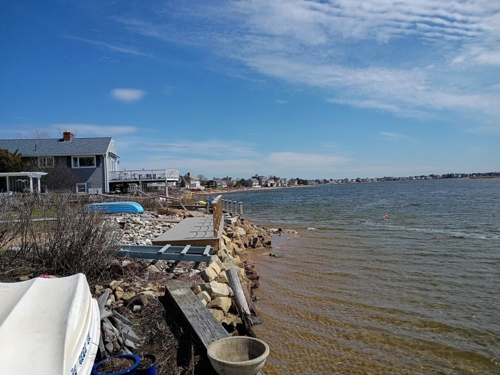 2 bed, 1 bath apartment for rent at 39 Harbor St, Newburyport — photo 7 of 35