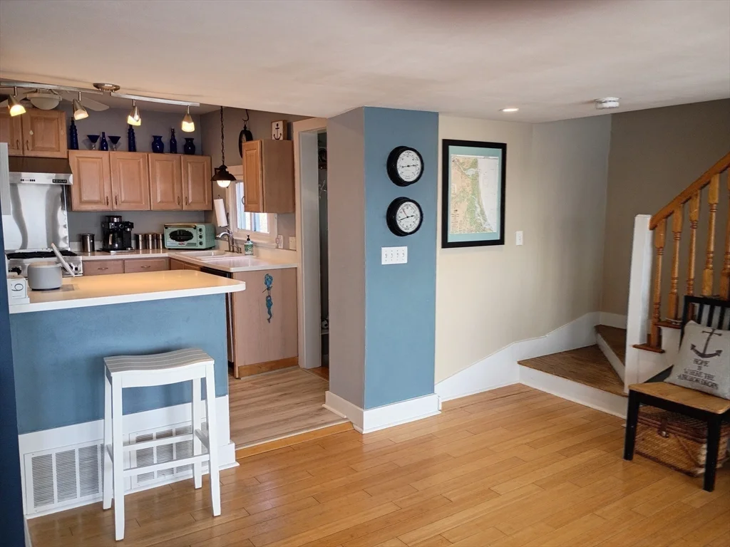 2 bed, 1 bath apartment for rent at 39 Harbor St, Newburyport — photo 14 of 35
