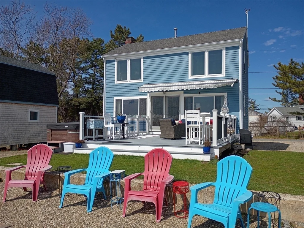 2 bed, 1 bath apartment for rent at 39 Harbor St, Newburyport — photo 32 of 35