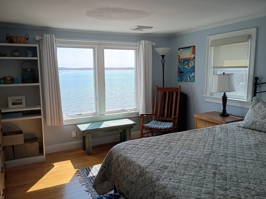 2 bed, 1 bath apartment for rent at 39 Harbor St, Newburyport — photo 24 of 35