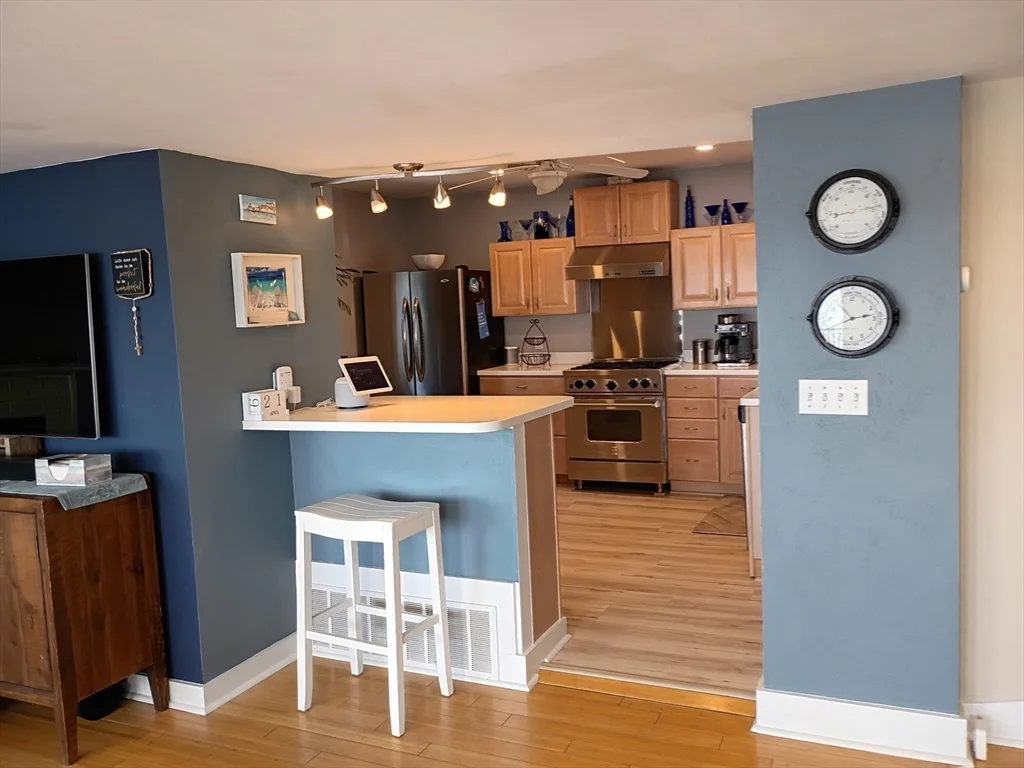 2 bed, 1 bath apartment for rent at 39 Harbor St, Newburyport — photo 15 of 35