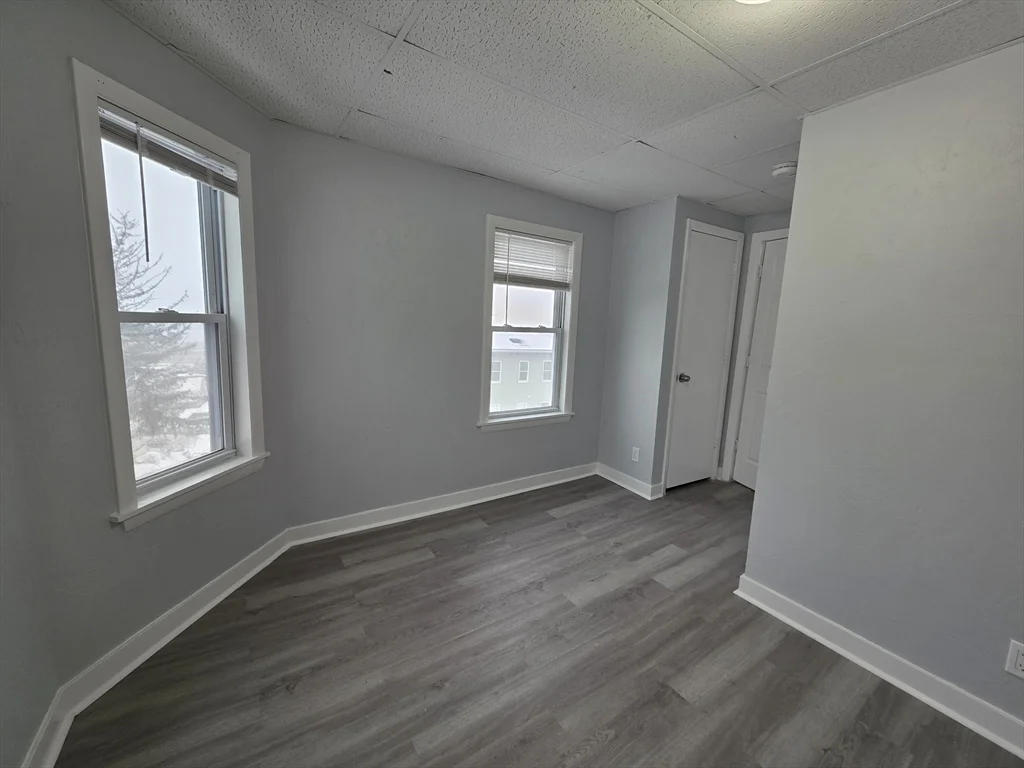 4 bed, 1 bath apartment for rent at 39 Harlem Unit 3, Worcester — photo 12 of 18