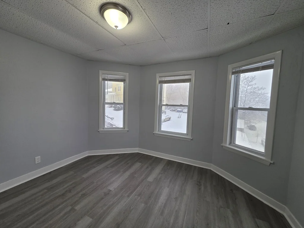 4 bed, 1 bath apartment for rent at 39 Harlem Unit 3, Worcester — photo 13 of 18