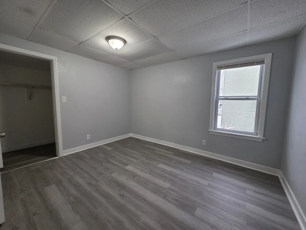4 bed, 1 bath apartment for rent at 39 Harlem Unit 3, Worcester — photo 8 of 18