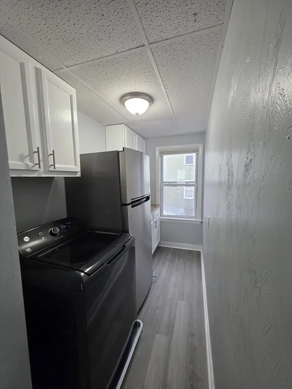 4 bed, 1 bath apartment for rent at 39 Harlem Unit 3, Worcester — photo 4 of 18