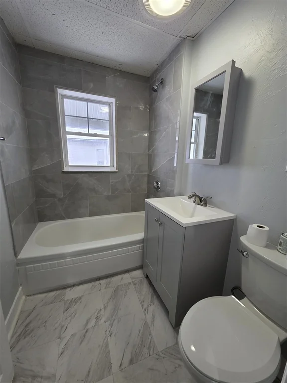 4 bed, 1 bath apartment for rent at 39 Harlem Unit 3, Worcester — photo 17 of 18