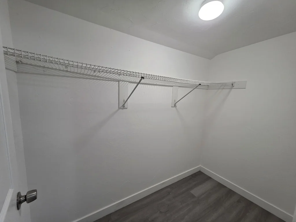 4 bed, 1 bath apartment for rent at 39 Harlem Unit 3, Worcester — photo 11 of 18