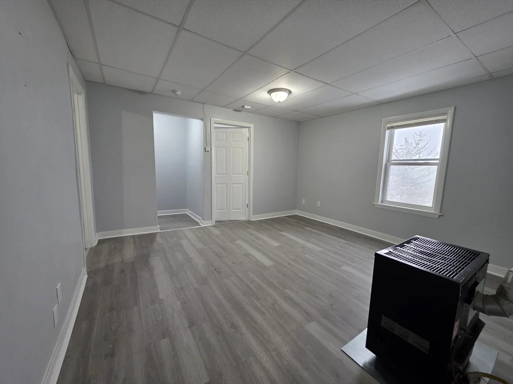 4 bed, 1 bath apartment for rent at 39 Harlem Unit 3, Worcester — photo 5 of 18