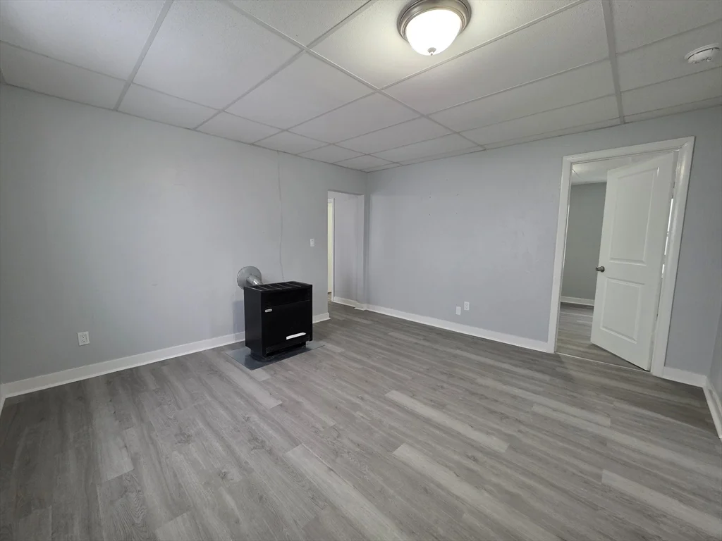 4 bed, 1 bath apartment for rent at 39 Harlem Unit 3, Worcester — photo 15 of 18