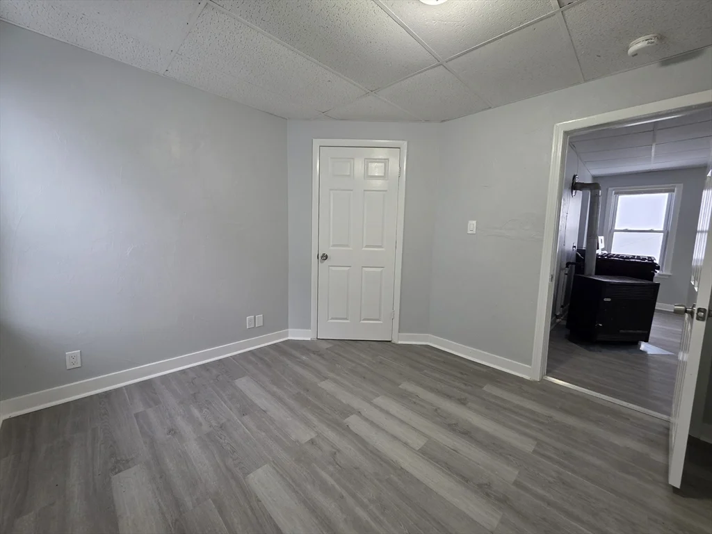 4 bed, 1 bath apartment for rent at 39 Harlem Unit 3, Worcester — photo 10 of 18