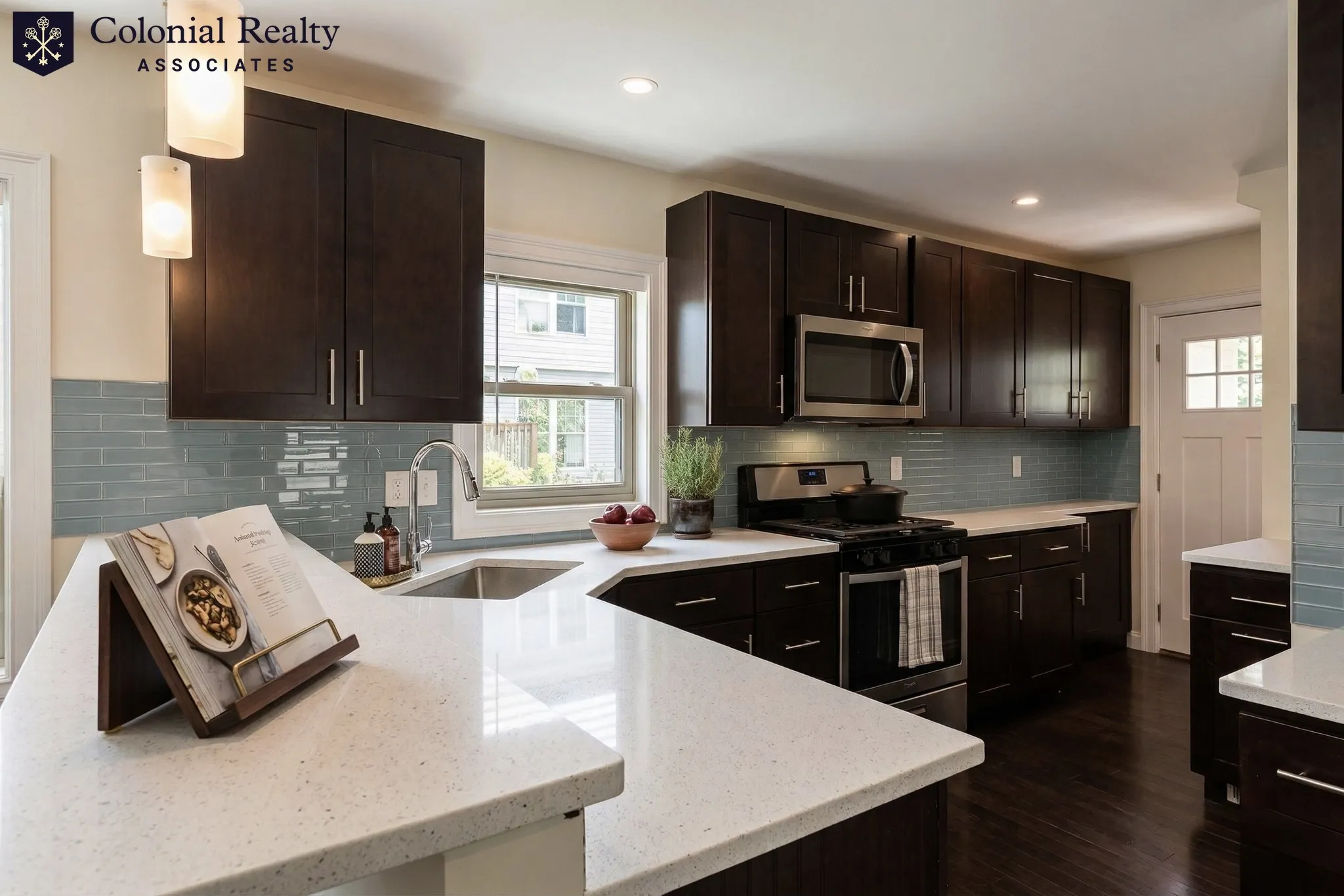 4 bed, 4.5 bath apartment for rent at 39 Harvard St Unit 1, South Medford — photo 5 of 16