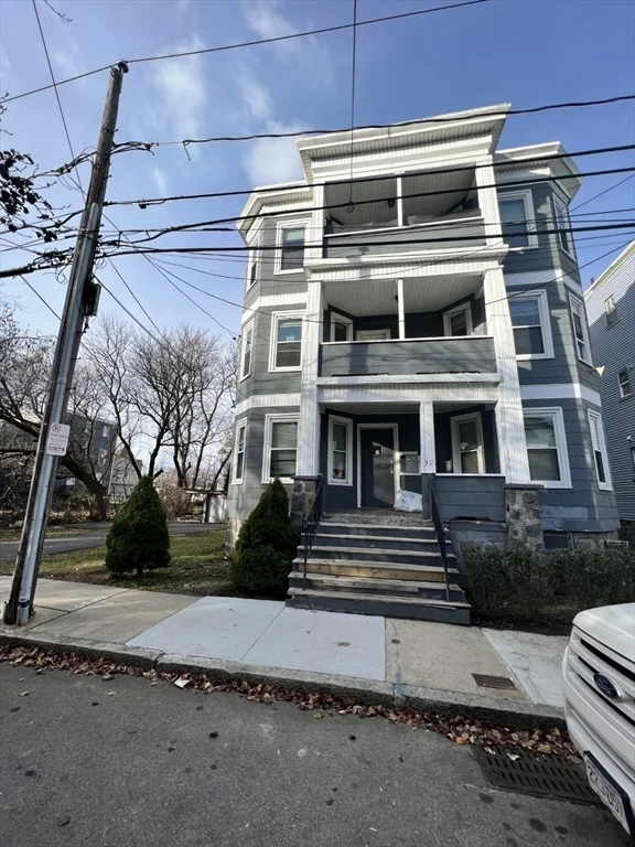 3 bed, 1 bath apartment for rent at 39 Harwood St Unit 2, Dorchester