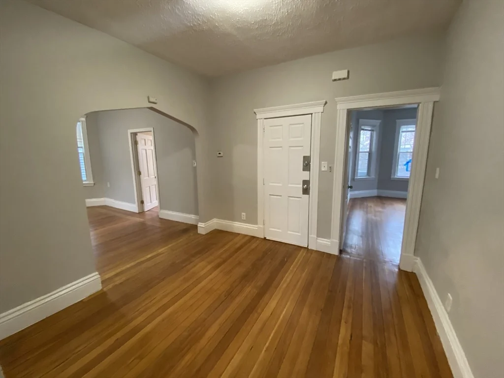 3 bed, 1 bath apartment for rent at 39 Harwood St Unit 2, Dorchester — photo 4 of 14