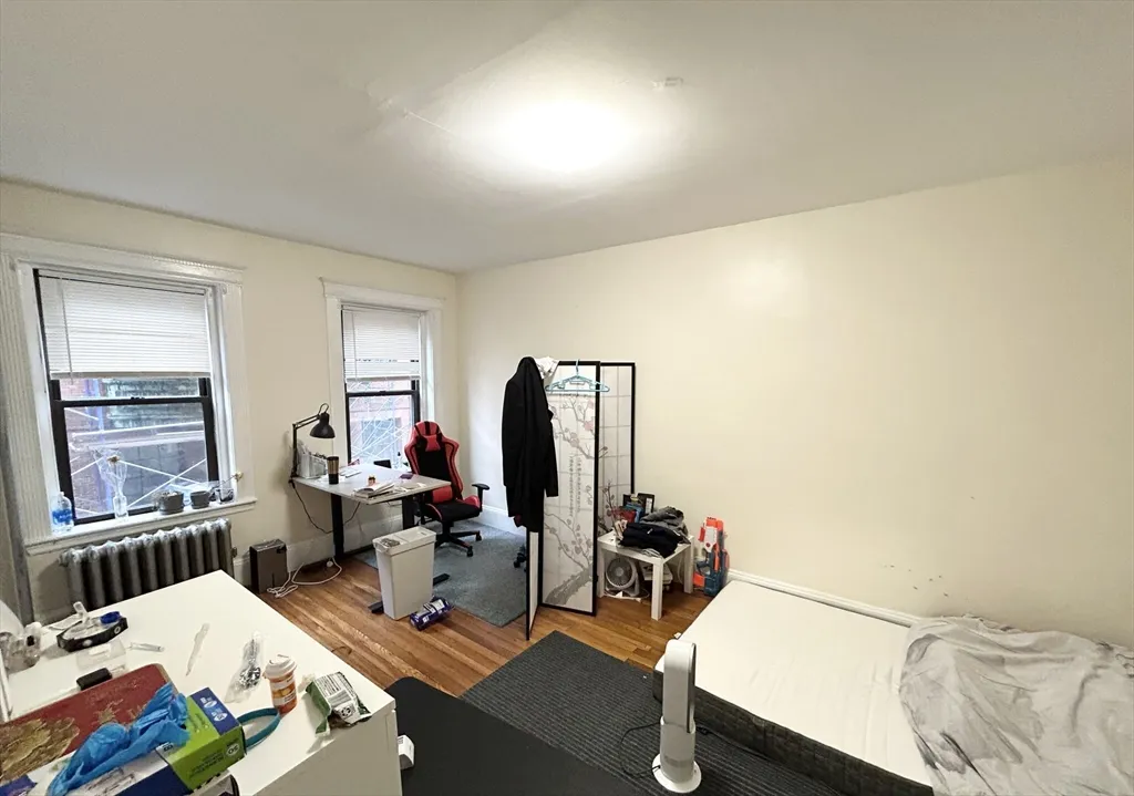 1 bed, 1 bath apartment for rent at 39 Hemenway St Unit 10, Boston — photo 3 of 5