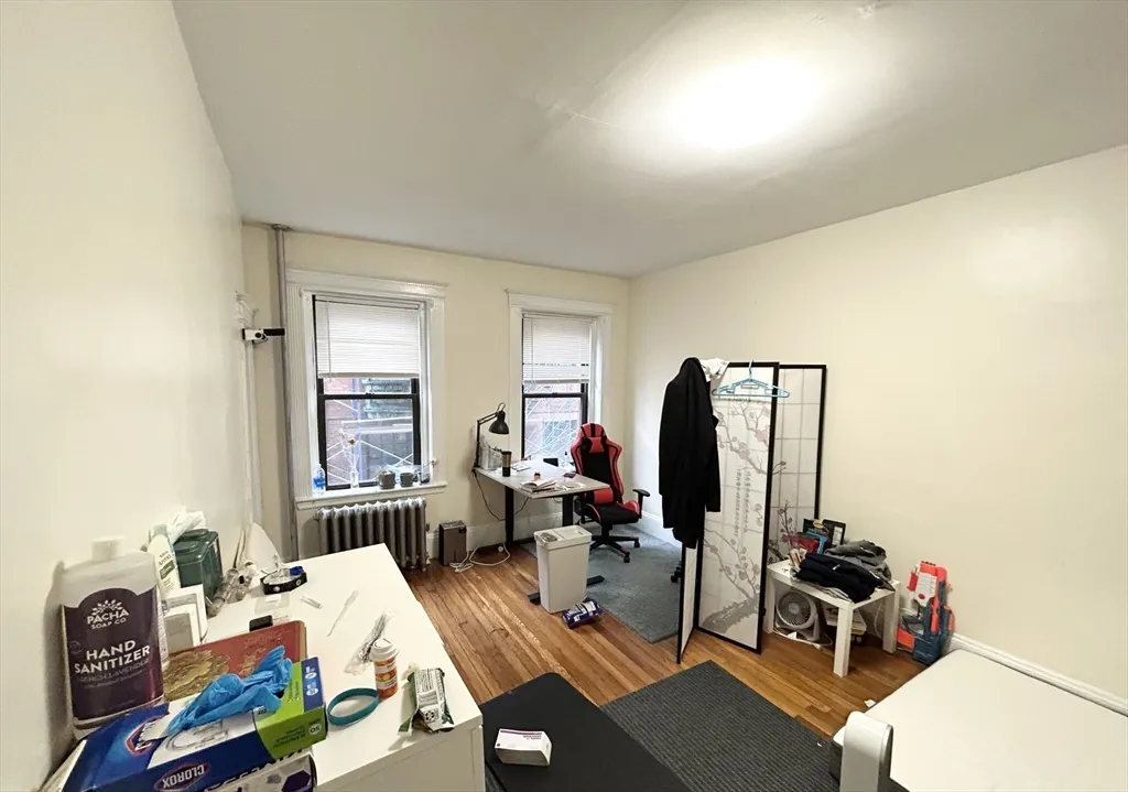 1 bed, 1 bath apartment for rent at 39 Hemenway St Unit 10, Boston — photo 4 of 5
