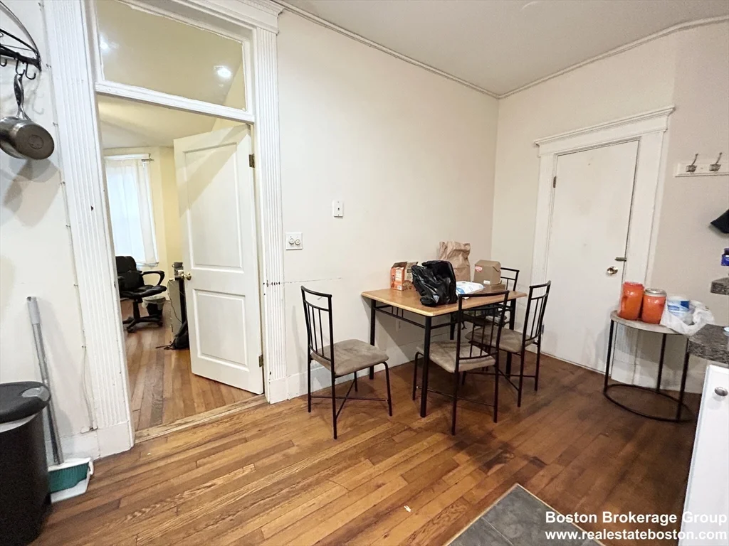 2 bed, 1 bath apartment for rent at 39 Hemenway St Unit 11, Fenway — photo 3 of 9