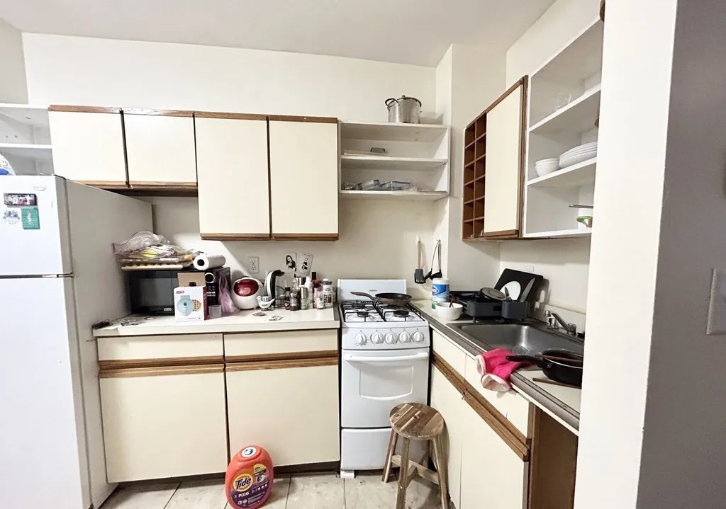 1 bed, 1 bath apartment for rent at 39 Hemenway St Unit 13, Boston — photo 2 of 11