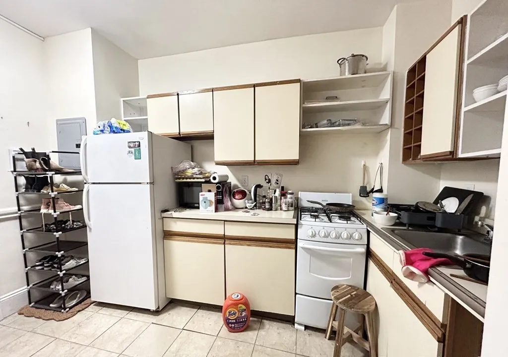 1 bed, 1 bath apartment for rent at 39 Hemenway St Unit 13, Boston — photo 1 of 11