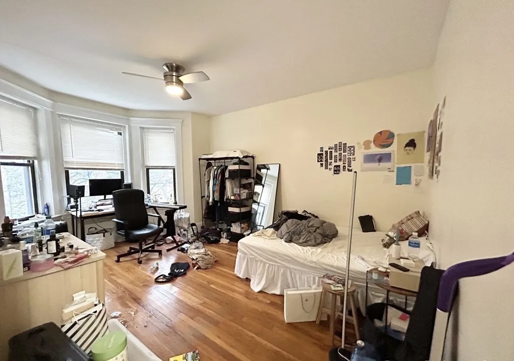 1 bed, 1 bath apartment for rent at 39 Hemenway St Unit 13, Boston — photo 4 of 11