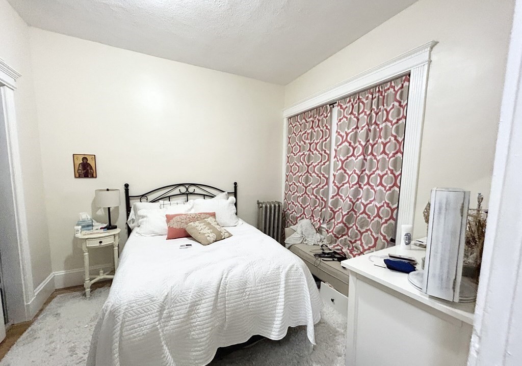 1 bed, 1 bath apartment for rent at 39 Hemenway St Unit 2, Fenway — photo 4 of 8