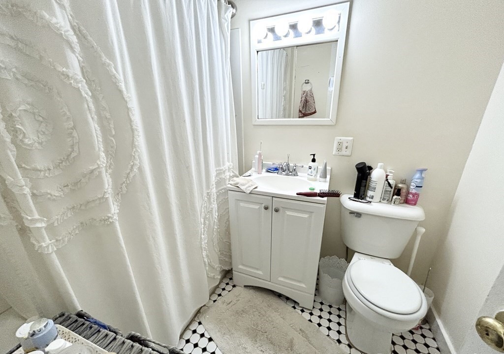 1 bed, 1 bath apartment for rent at 39 Hemenway St Unit 2, Fenway — photo 5 of 8