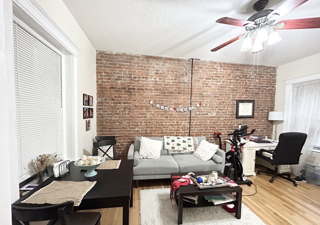 1 bed, 1 bath apartment for rent at 39 Hemenway St Unit 2, Fenway — photo 2 of 8