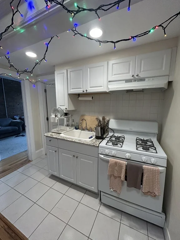 1 bed, 1 bath apartment for rent at 39 Hemenway St Unit 22, Fenway — photo 1 of 10