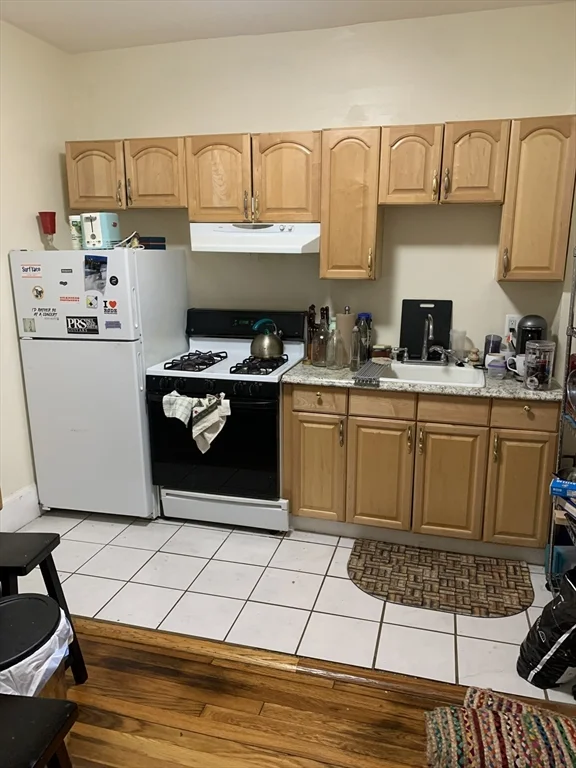 1 bed, 1 bath apartment for rent at 39 Hemenway St Unit 23a, Fenway — photo 7 of 8