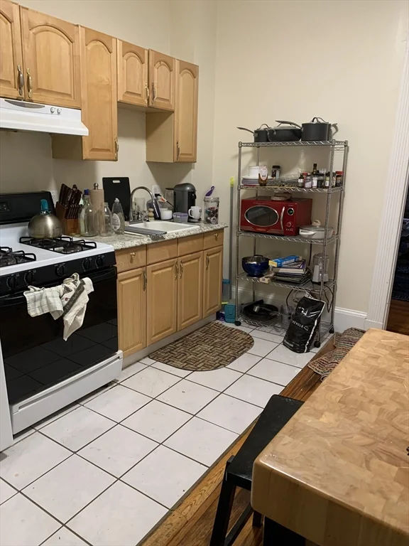 1 bed, 1 bath apartment for rent at 39 Hemenway St Unit 23a, Fenway — photo 8 of 8