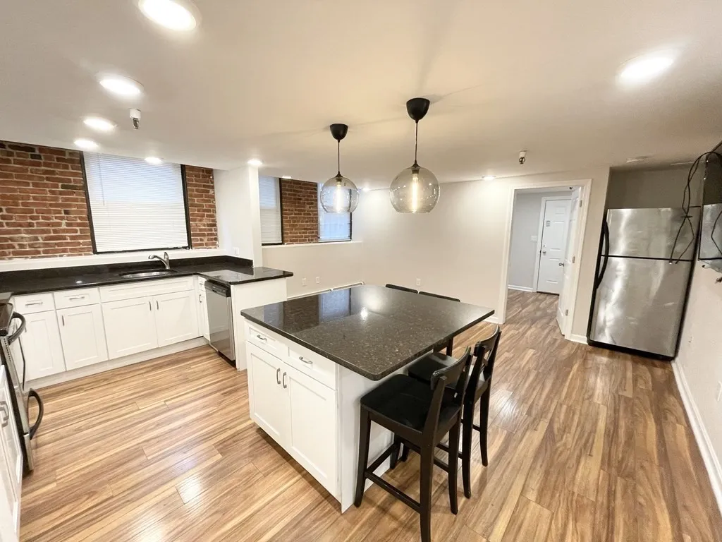4 bed, 2 bath apartment for rent at 39 Hemenway St Unit 26, Boston — photo 14 of 28