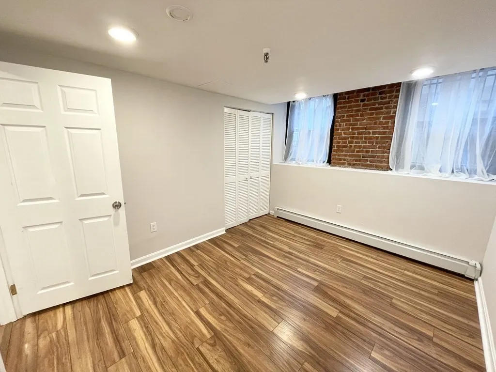 4 bed, 2 bath apartment for rent at 39 Hemenway St Unit 26, Boston — photo 11 of 28