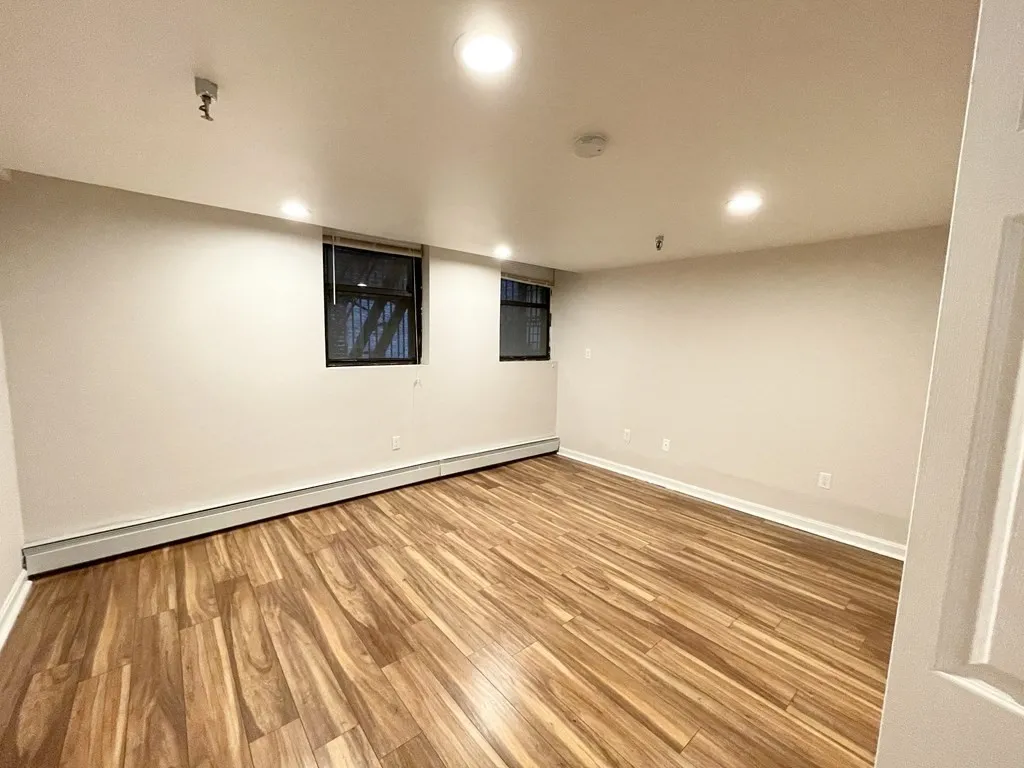 4 bed, 2 bath apartment for rent at 39 Hemenway St Unit 26, Boston — photo 19 of 28