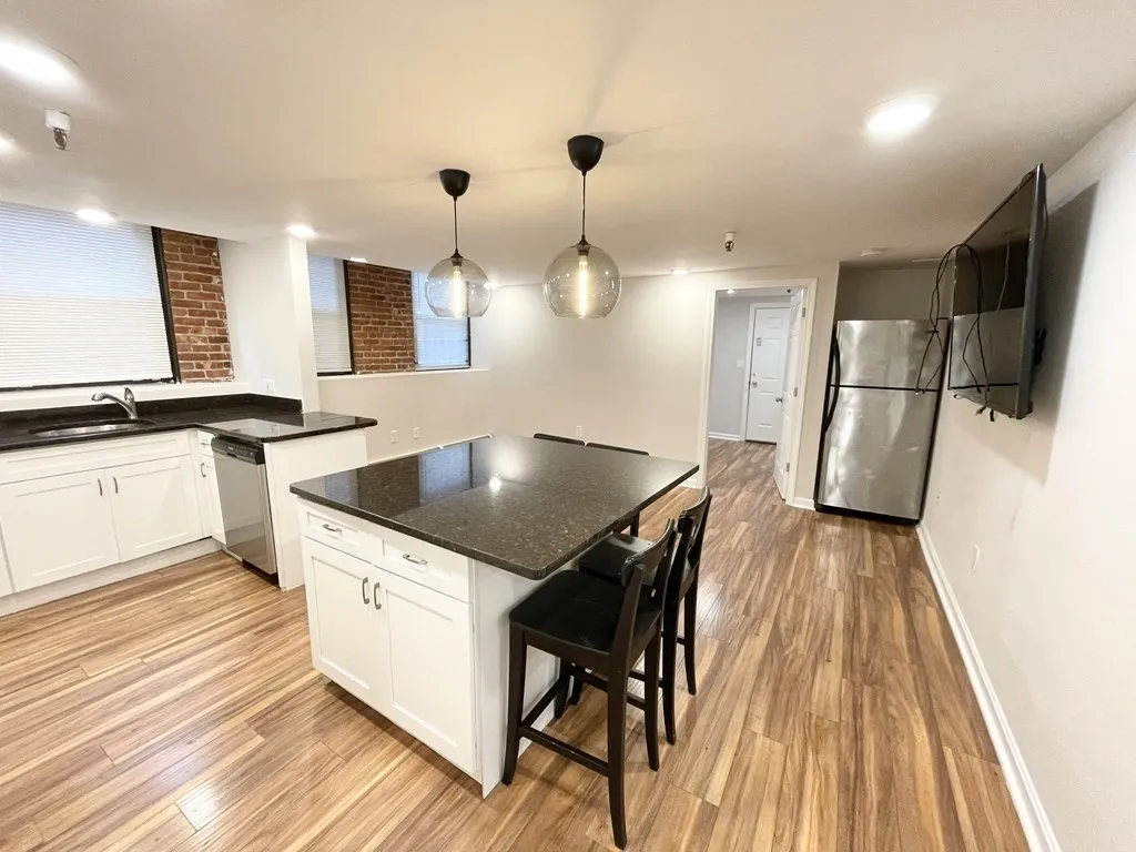 4 bed, 2 bath apartment for rent at 39 Hemenway St Unit 26, Boston — photo 4 of 28