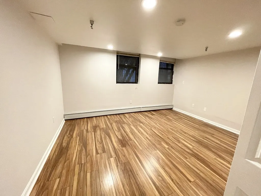 4 bed, 2 bath apartment for rent at 39 Hemenway St Unit 26, Boston — photo 20 of 28