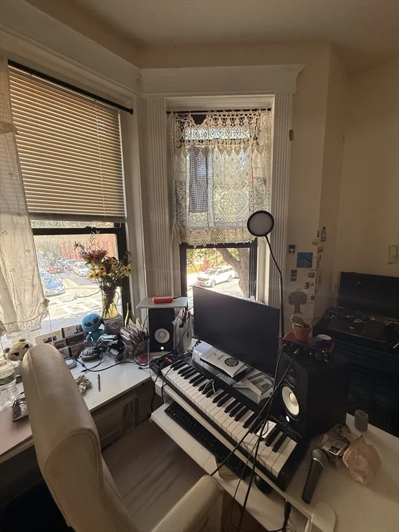 1 bed, 1 bath apartment for rent at 39 Hemenway St Unit 6, Fenway — photo 3 of 6