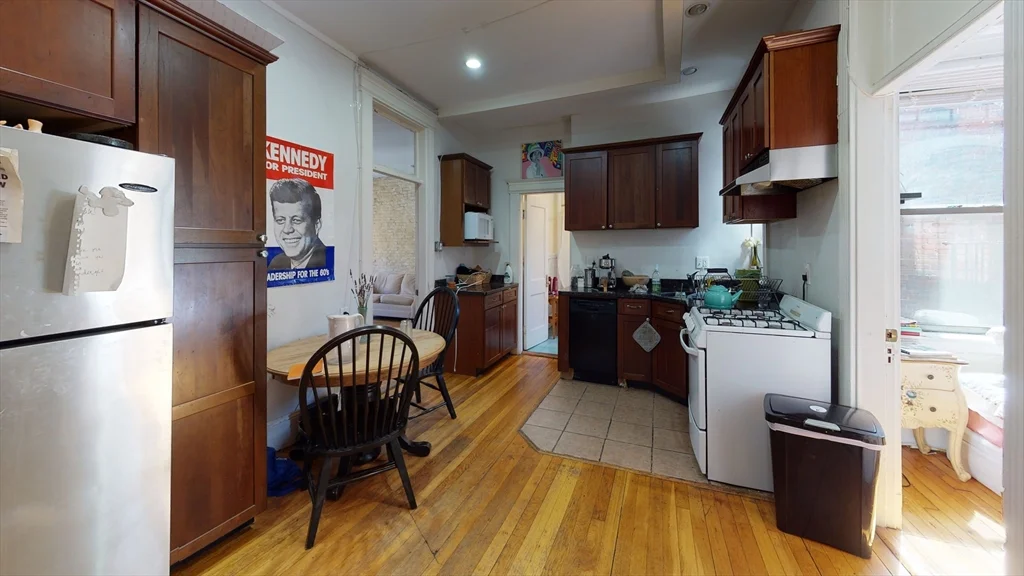 1 bed, 1 bath apartment for rent at 39 Hemenway Unit 14, Fenway — photo 4 of 8